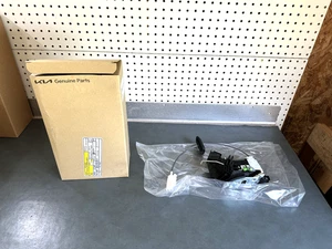 Kia OEM NOS 81420L3010 RH Rear Passenger Door Latch 2021-2024 Kia K5 - Picture 1 of 6