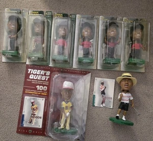 Collezione Tiger Woods, 8 bambole Bobblehead, 9 Sports Illustrated, 1 Golf mag - Foto 1 di 13