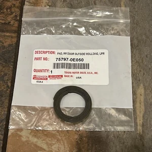 OEM Toyota Outer Door Molding Rubber Strip Protector Pad 75797-0E050 - Bild 1 von 2