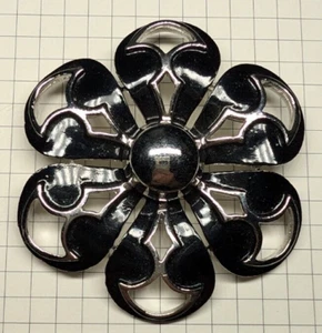 Spilla vintage con fiori smaltati neri - Foto 1 di 2