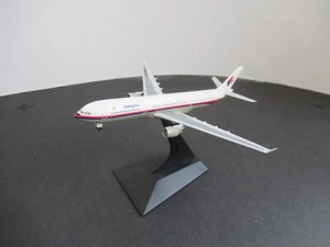 Dragon Wings 1:400 ??? Boeing 777 Malaysia mit kleinen Mängeln - Foto 1 di 1