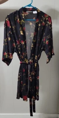 Secret Treasures Short Kimono Semi Sheer Robe Black Floral Ladies Size Small - Image 1 of 4