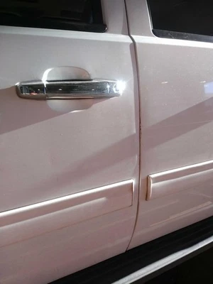 Conjunto de puerta delantera izquierda usado se adapta a: 2010 Gmc Yukon XL 1500 grado delantero izquierdo Foto 1 de 4