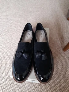 Clarks 'Taylor Spring' Patent & Suede Loafers Size 5.5E Wide Fit - Picture 1 of 6