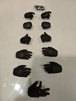 Hot Toys Star Wars TMS034 Boba Fett Two Pack Set of Eleven Hands - Image 1 of 2