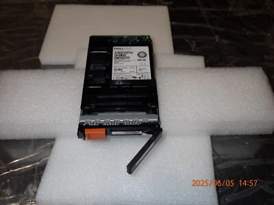EMC DataDoma 005053052  800GB SSD 3.5"  SAS  storage hard drive - Image 1 of 4