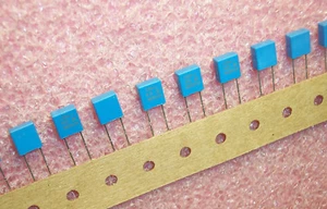 QTY (100) .22uf 63V 5% METALLIZED BOX FILM CAPACITORS MKT370 2222-370-76224 - Picture 1 of 2