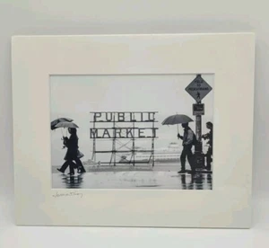 John Wiley Fotografie Pike Place Markt Seattle Schwarzweiß Kunstdruck versiegelt - Bild 1 von 6
