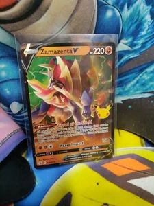 Pokemon CELEBRATIONS - ZAMAZENTA V 018/025 - NM - Foto 1 di 2