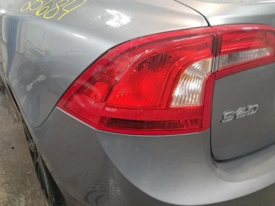 Conjunto de luz trasera izquierda usado se adapta a: Volvo S60 2018 cuarto panel montado VIN L 1 Foto 1 de 4