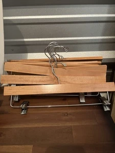Paquete de 10 perchas de faldas para pantalones de madera maciza, percha inferior para pantalones de madera nogal - Imagen 1 de 4