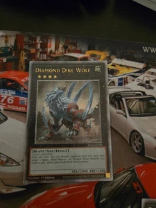 Yu-Gi-Oh! Diamond Dire Wolf (Quarter Century Secret Rare) RA04-DE200 Quarter Cen - Bild 1 von 3