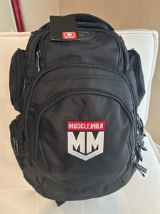 OGIO Stratagem Rucksack schwarz.  Bestickt mit Muscle Milk Logo - Bild 1 von 6