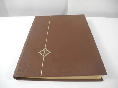 ISRAEL, includes Tabs, Excellent assortment of mostly MINT NH Stamps in a small - Image 1 of 4