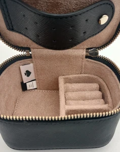 Kate Spade Mini Reise Schmuck Ring Box Reißverschluss schwarz 4" x 3" x 2,5" - Bild 1 von 4