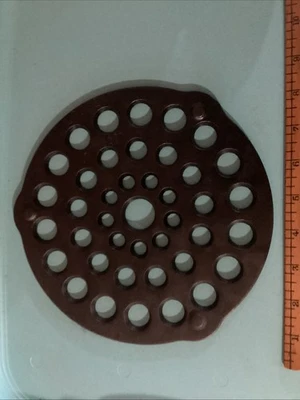 Lodge L8DOT3 Rack/Trivet de Carne de Ferro Fundido, Pré-Temperado, 8 Polegadas 1 EA, Preto  - Imagem 1 de 4