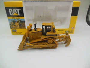 Norscott 55099 Cat D8R Series II Track type Tractor 1:50 Scale Mint - Picture 1 of 12