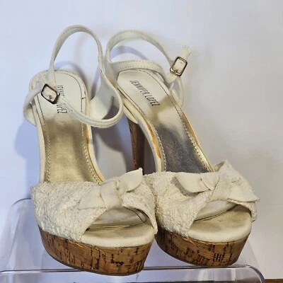 Talla 8 Jennifer Lopez JLFleur Crema Arco Peep Toe Tacones Altos Foto 1 de 2