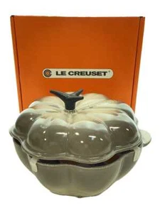 LE CREUSET pot size: 22cm Gray Used Width: 26cm Height: 16cm Depth: 22cm Japan - Picture 1 of 5