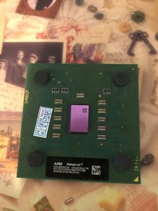AMD SEMPRON 2800+ SDA2800DUT3D 2GHz s.462 - Picture 1 of 3