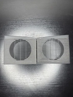 Cubiertas de altavoz de tablero derecha e izquierda Toyota Scion xB 2004-2006 Foto 1 de 4