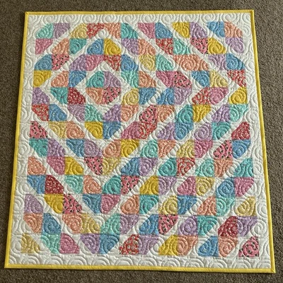 Nuevo Edredón Cuna Bebé Niña Hecho a Mano Impresiones Multicolor Foto 1 de 4