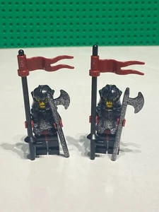 100% LEGO Castle Kingdoms 2 Scorpion Soldiers Knight Minifigure Axe Helm Plate! - Picture 1 of 4