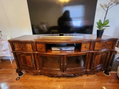 Consola multimedia Fairmont Designs Bourbonnais Foto 1 de 4