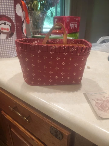 Longaberger 1990 Medium Wall Hanging Key Basket W/ Og Liner, Booklet, And Cover Cover