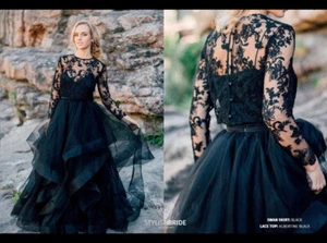 Black wedding dress with lace NEW WITH TAGS! SIZE 4 - Picture 1 of 3
