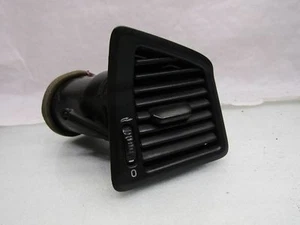 Volvo V70 Mk2 97-00 pre-facelift OS right front dash Air vent dashboard vent - Picture 1 of 3