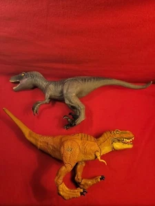 Hasbro JURASSIC WORLD Dinosaur Stomp & Strike TRex 18" Includes Velociraptor Toy - Picture 1 of 5