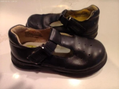 Zapatos Stride Rite Penny Mary Jane de cuero negro para niña pequeña talla 9 ¡anchos lindos! Foto 1 de 4