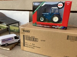 TRADE BOX 3 x Britains Ford TW20 Tractors 1:32 scale - Picture 1 of 1