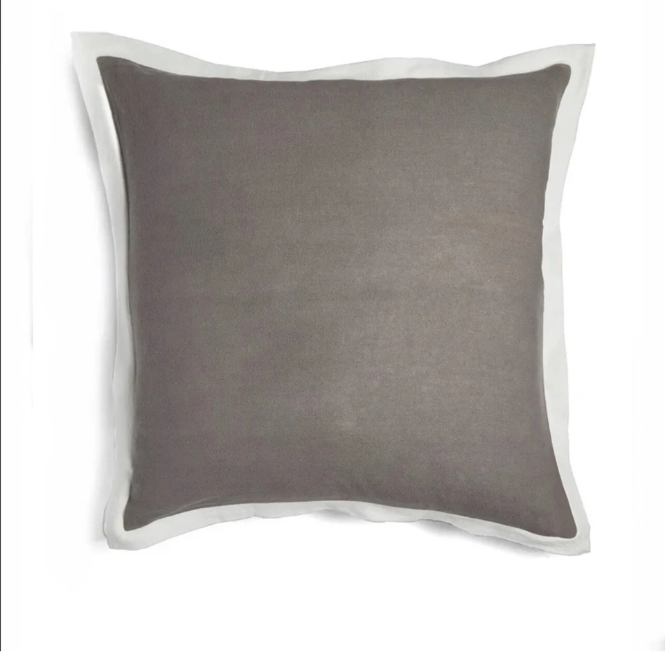 NOVA Capa de Travesseiro Kate Spade Frame Euro Sham Europeia - Cinza e Branco - Imagem 1 de 3