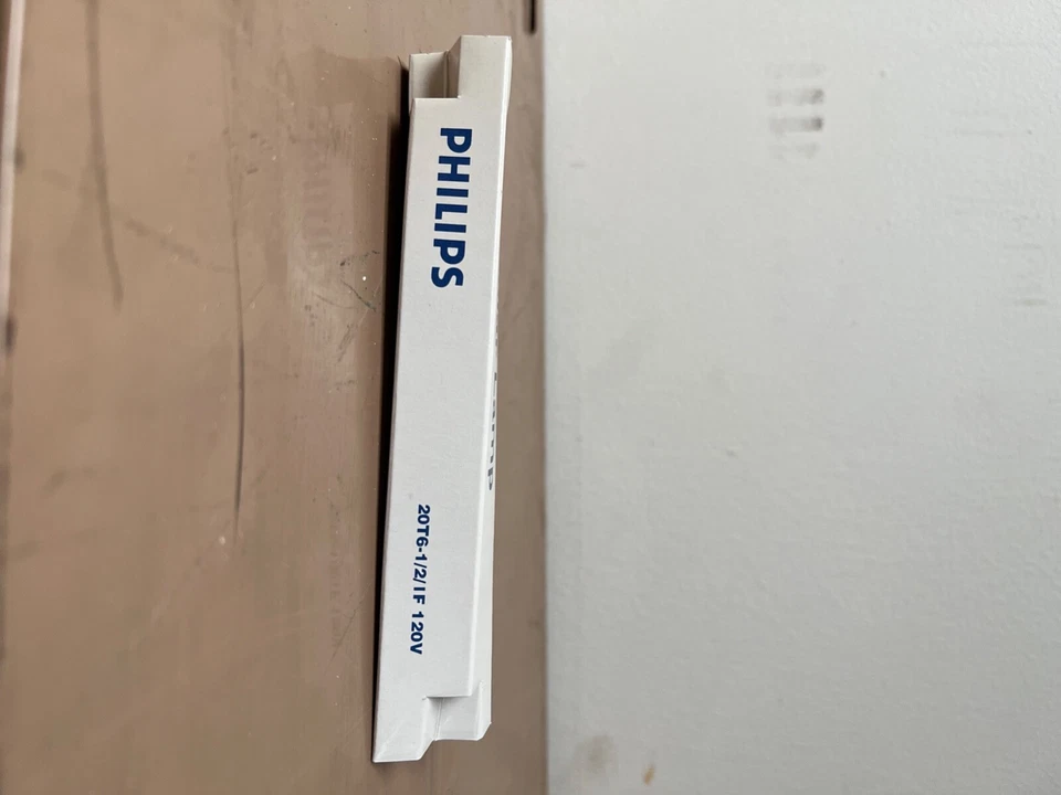 Phillips 20W 120V - Image 1 of 1