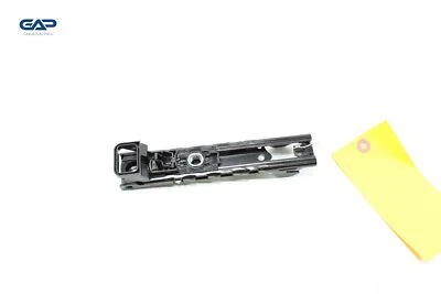 Ajuste de altura del cinturón de seguridad delantero izquierdo del lado del conductor Volkswagen Jetta 2019-2021 OEM Foto 1 de 4