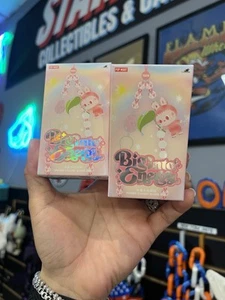 THE MONSTERS Labubu Big into Energy Phone Charm HAPPINESS - In hand - Photo 1 sur 5