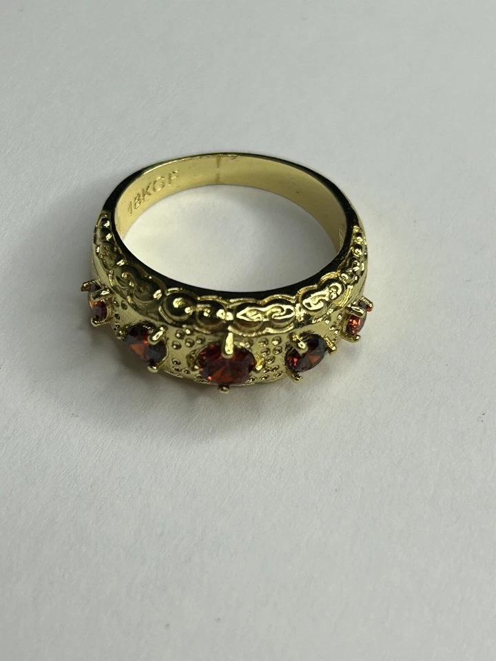 Кольцо с красным камнем заполненное золотом 18 карат в подарочной коробке - размер 7 - Изображение 1 из 4