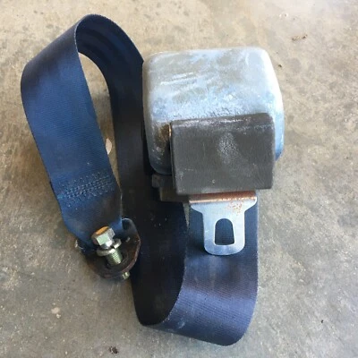 90 91 92 93 1990 GEO STORM PASAJERO DERECHO CINTURÓN SEGURIDAD TRASERO AZUL Foto 1 de 3