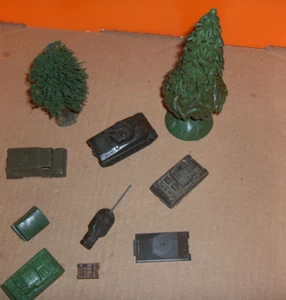 1960'S PLASTIC PLAY SET ACCSSORIES ARMY SHERMAN TANK, TREES + - Picture 1 of 1