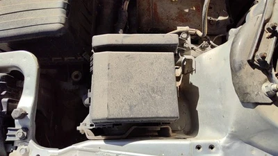 Caja de fusibles del motor Mitsubishi Eclipse 2000-2005 panel de distribución de energía fabricante original 3,0 l Foto 1 de 4