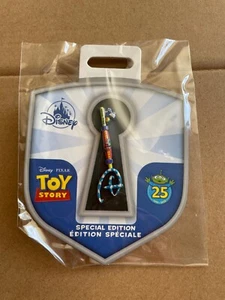Disney Key Pin - Toy Story Anniversary Key - 25 years - Special Edition - Picture 1 of 2