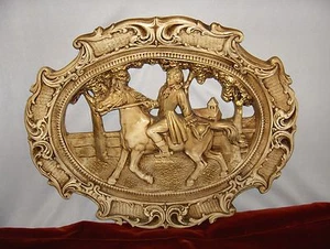 Vintage Hollywood Regency Chalkware Wandbild Plakette 1700er Mann & Pferd Gold RAR - Bild 1 von 5