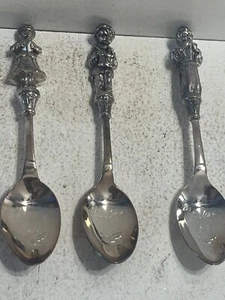 - Vintage Christmas Spoons 1987 Caroler 1980 Drummer Boy 1987 Angel Reed&Barton - Bild 1 von 15