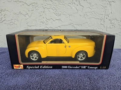 ~NUEVO~ Chevrolet SSR Concept Maisto 2000 escala 1:18 amarillo fundido a presión Foto 1 de 4
