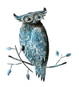 Metal 3-D Owl Sitting on a Tree Branch Wall Decor Indoor/Outdoor Home Garden - Picture 1 of 8