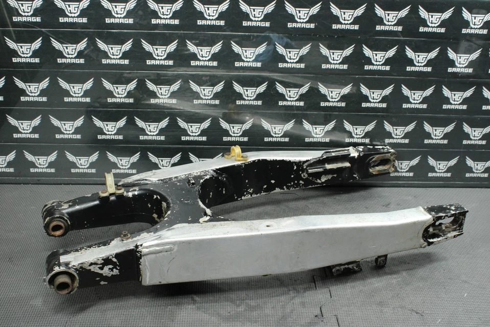 1997 HONDA CR250R OEM SWINGARM SWING ARM SUSPENSION 52200-KZ3-B00 NEEDS REPAIR! - Image 1 of 4