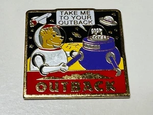 Outback Steakhouse cappello bavero spilla distintivo spilla spazio esterno astronauta UFO alieno - Foto 1 di 2
