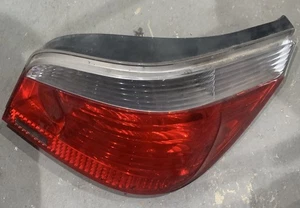 04-07 LUZ TRASERA DERECHA BMW 525i 530i 545i E60 SEDÁN PASAJERO LUZ TRASERA LÁMPARA - Imagen 1 de 2